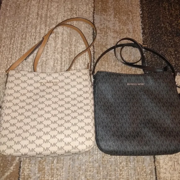 Michael Kors Crossbody 🤎🖤 - Picture 2 of 9